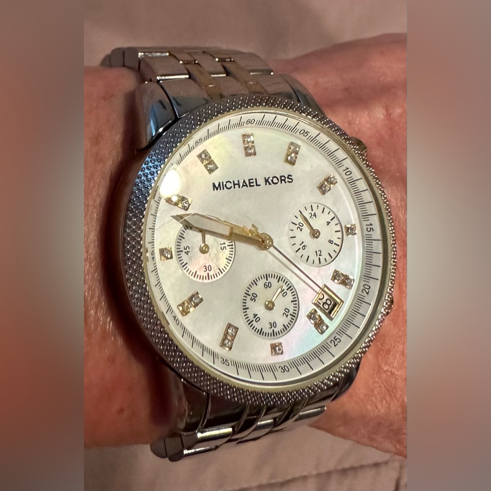MICHAEL KORS BUNDLE OF THREE LADIES OVERSIZED FACE CHRONOGRAPH WATCHES. - Picture 8 of 13